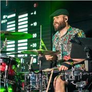 Batería con más de 10 años tocando en directo y seis dedicándome a la enseñanza